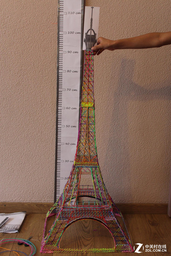 媲美3d打印筆圖片教程案例 荷蘭10歲兒童3D打印筆繪制埃菲爾鐵塔作品