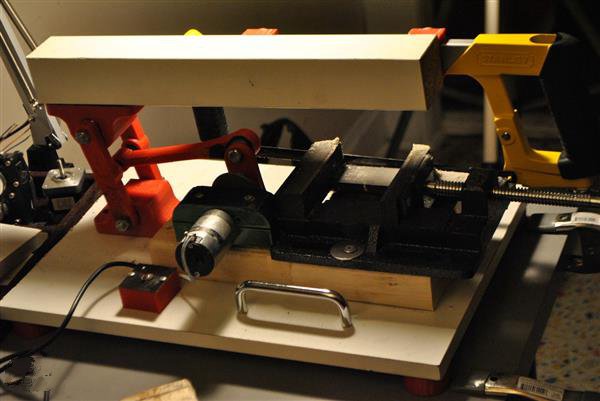 3D打印技術(shù)之切割好手 DIY出來的3D打印自動(dòng)鋼鋸