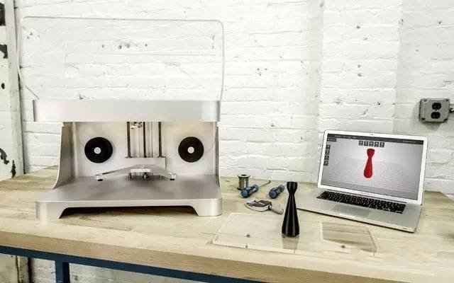 首臺(tái)碳纖維3D打印機(jī)面世解開(kāi)3D打印與碳纖維材料的秘密