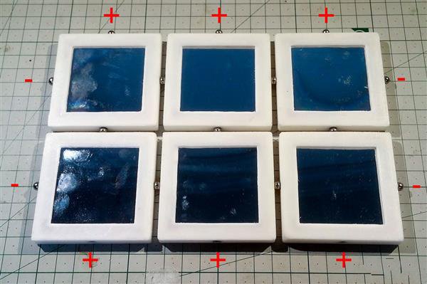 性感與高科技的結合 美女創客SexyCyborg又造3D打印LED鏡面塊裙子 性感與高科技的結合 美女創客SexyCyborg又造3D打印LED鏡面塊裙子