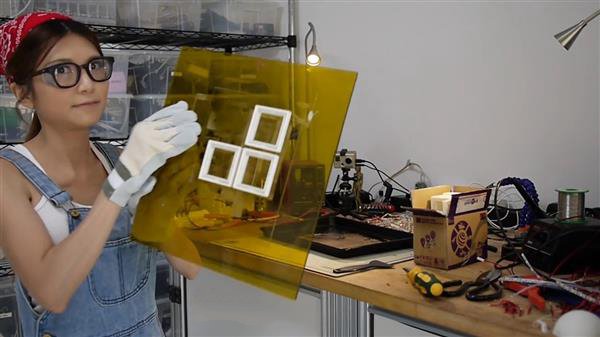 性感與高科技的結合 美女創客SexyCyborg又造3D打印LED鏡面塊裙子 性感與高科技的結合 美女創客SexyCyborg又造3D打印LED鏡面塊裙子