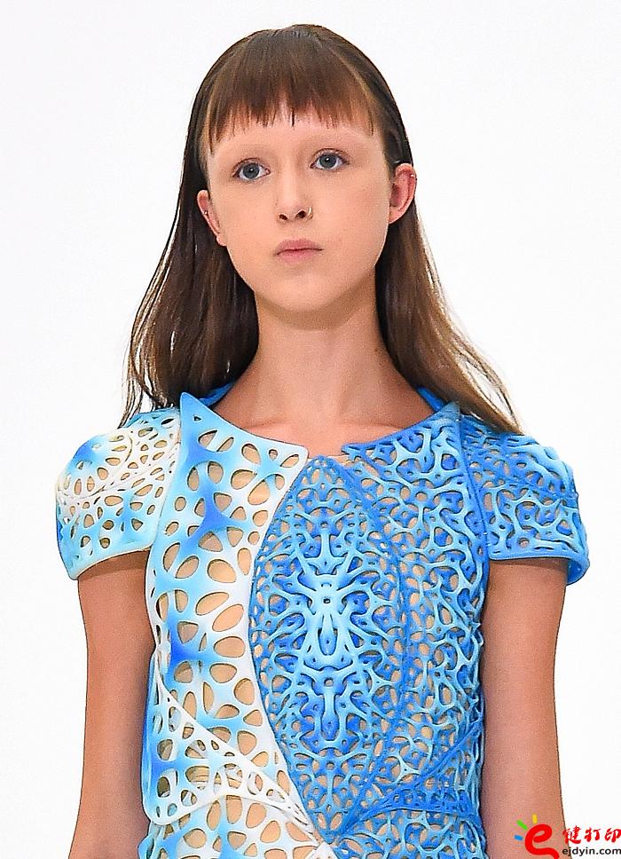 threeASFOUR在紐約時裝周盡情展示無孔不入的3D打印技術設計服裝特點 threeASFOUR在紐約時裝周盡情展示無孔不入的3D打印技術設計服裝特點